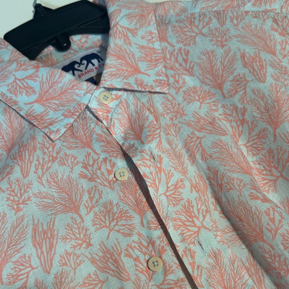 Men's Coral Leaf-Print Linen Shirt - Picture 3 of 7